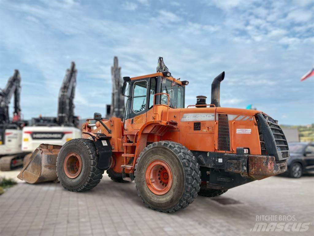 Doosan DL 300 لوادر بعجل