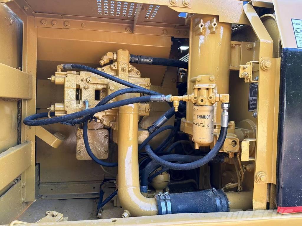 CAT 320 B L حفارات زحافة