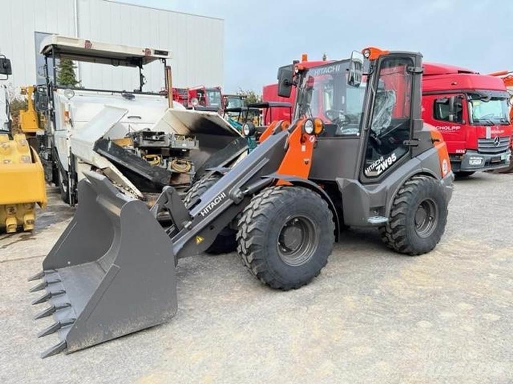 Hitachi ZW95-6C لوادر بعجل