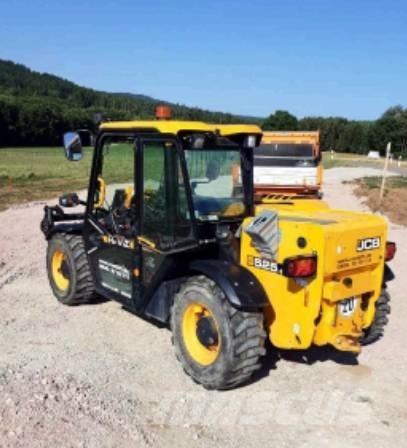 JCB 525-60 مناولات متداخلة