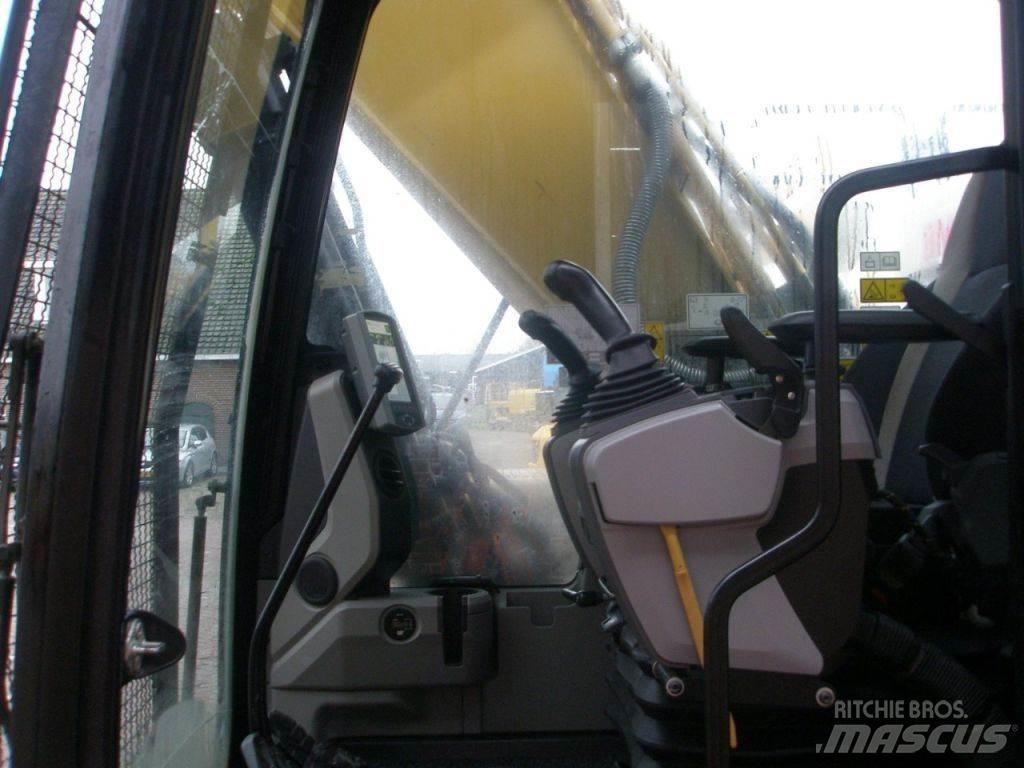 CAT 326FL حفارات زحافة