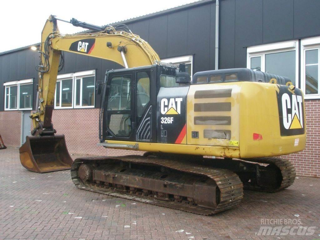 CAT 326FL حفارات زحافة