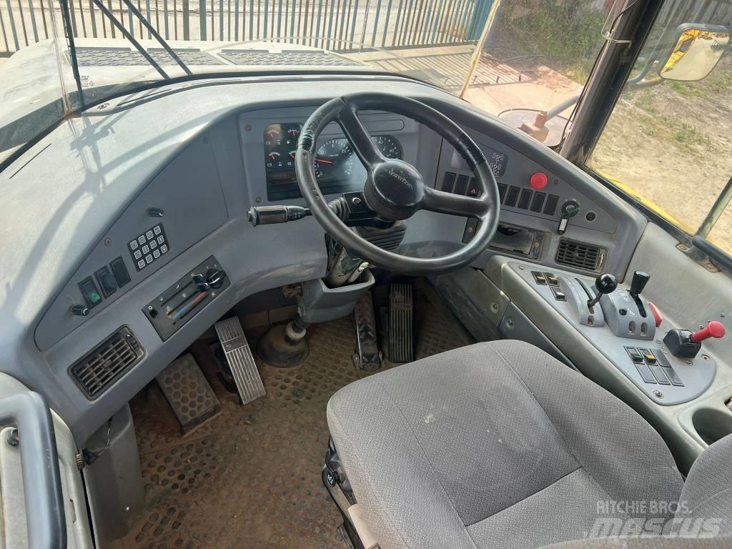 Volvo A 25 D ساحبات مفصلية