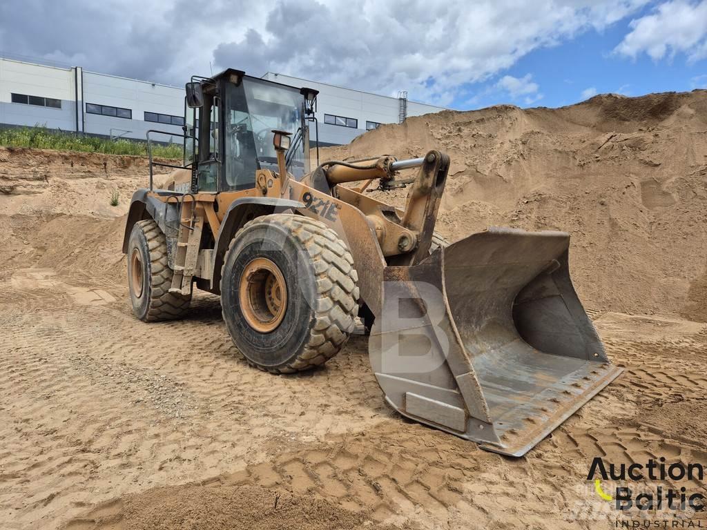 CASE 921 E لوادر بعجل