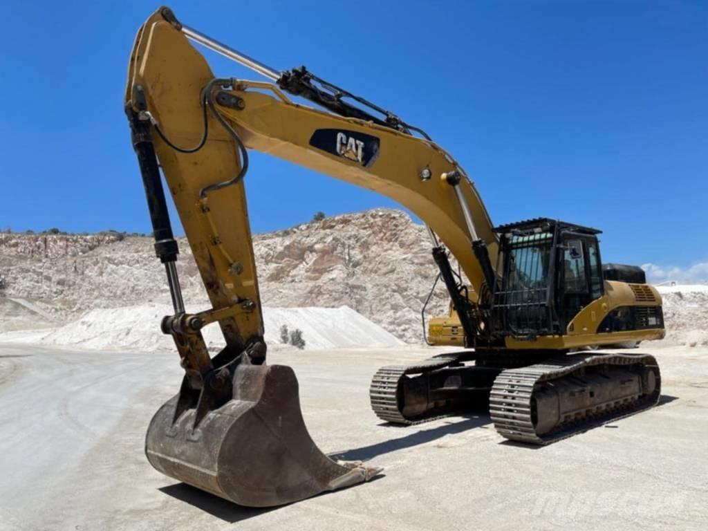 CAT 330 D LN حفارات زحافة