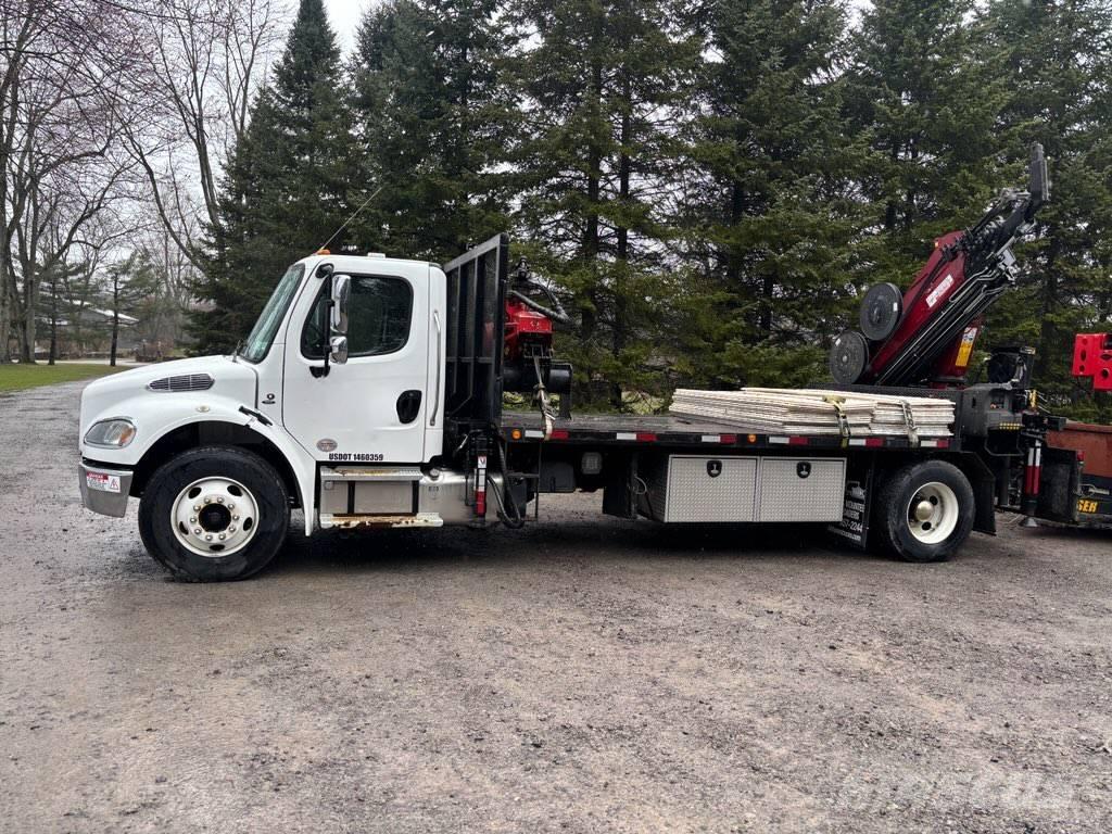 Freightliner M2-106 رافعات مجنزرة