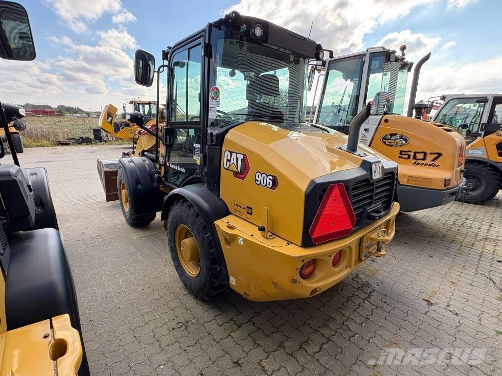 CAT 906 لوادر بعجل