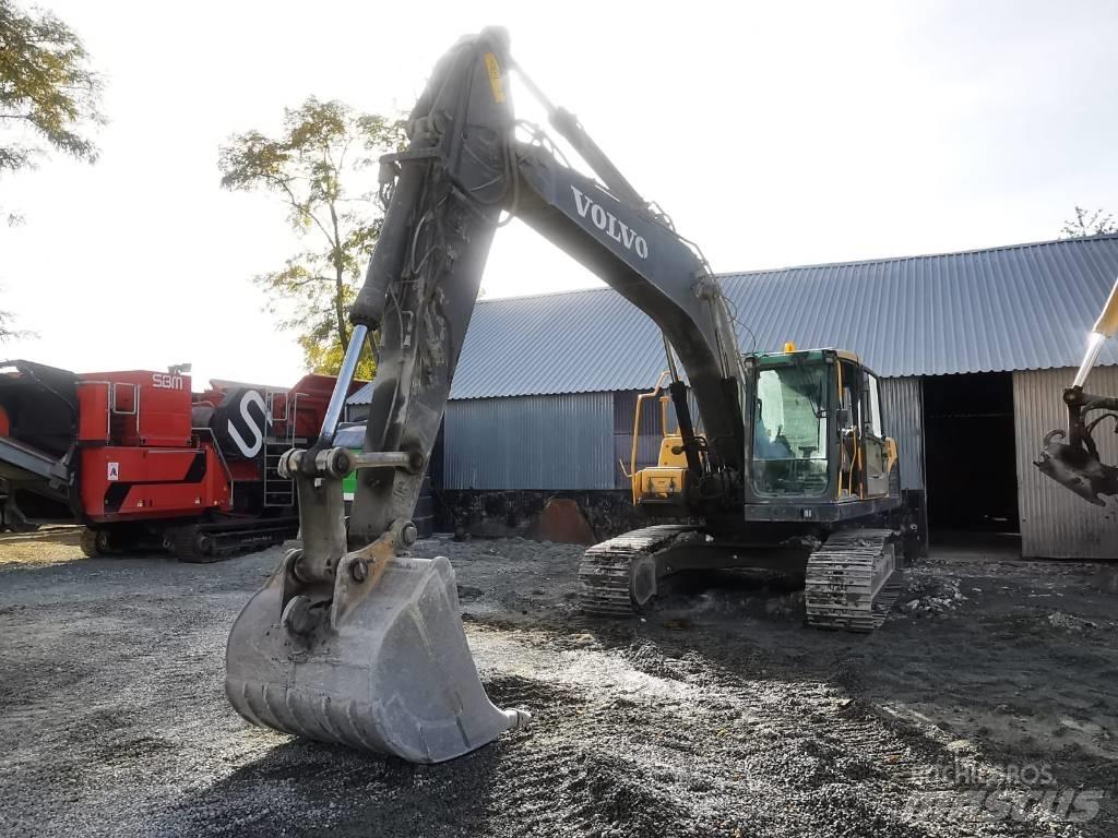 Volvo EC 210 C L حفارات زحافة