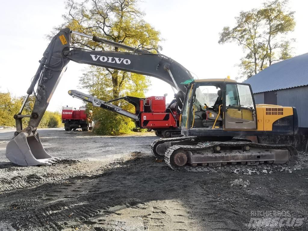 Volvo EC 210 C L حفارات زحافة