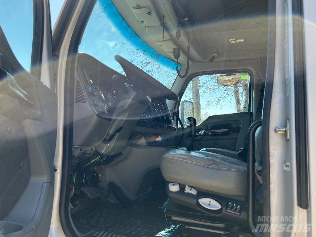 Kenworth T680 وحدات الجر