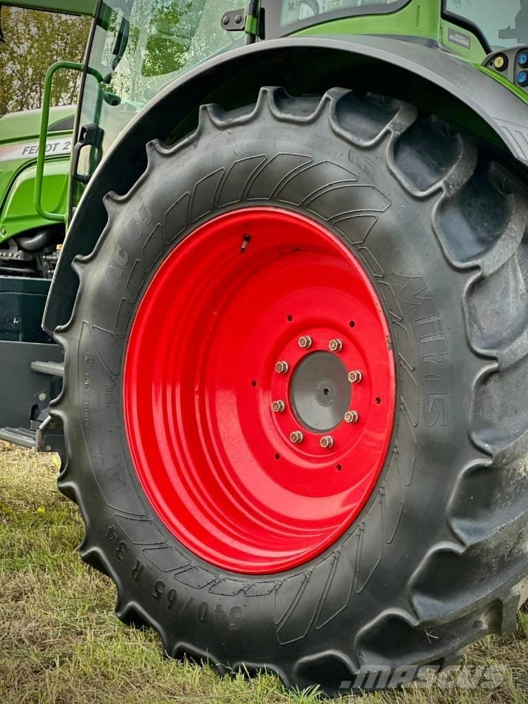 Fendt 211S Vario الجرارات