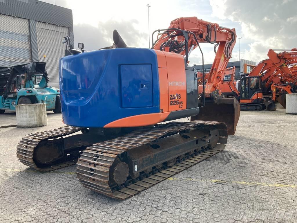 Hitachi ZX225USLC-5B حفارات زحافة