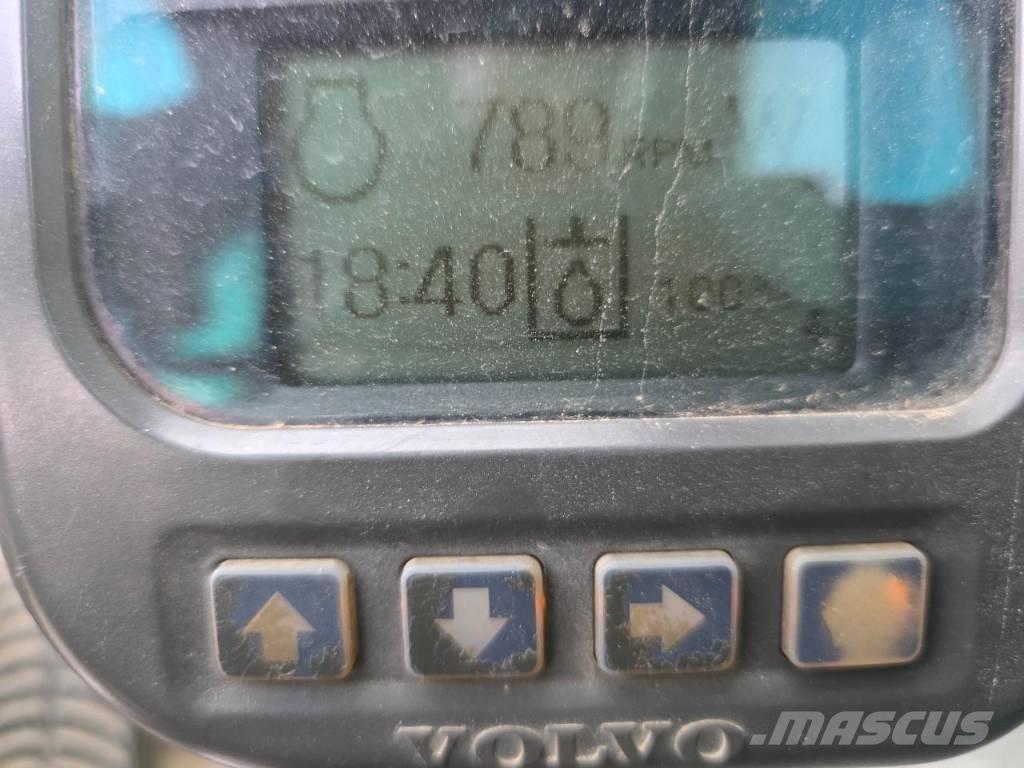Volvo EW 205 D حفارات بعجل
