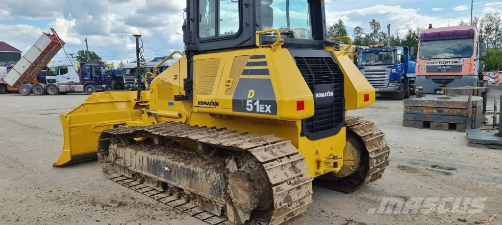 Komatsu D 51 EX-22 بلدوزرات مجنزرة