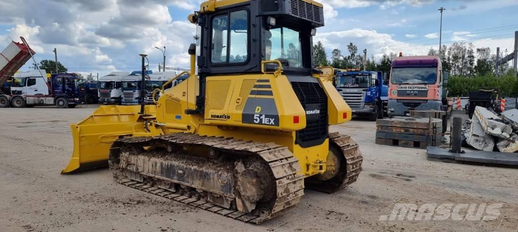 Komatsu D 51 EX-22 بلدوزرات مجنزرة