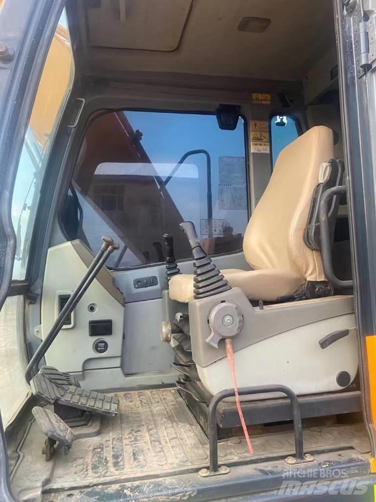 Hyundai R110VS حفارات زحافة