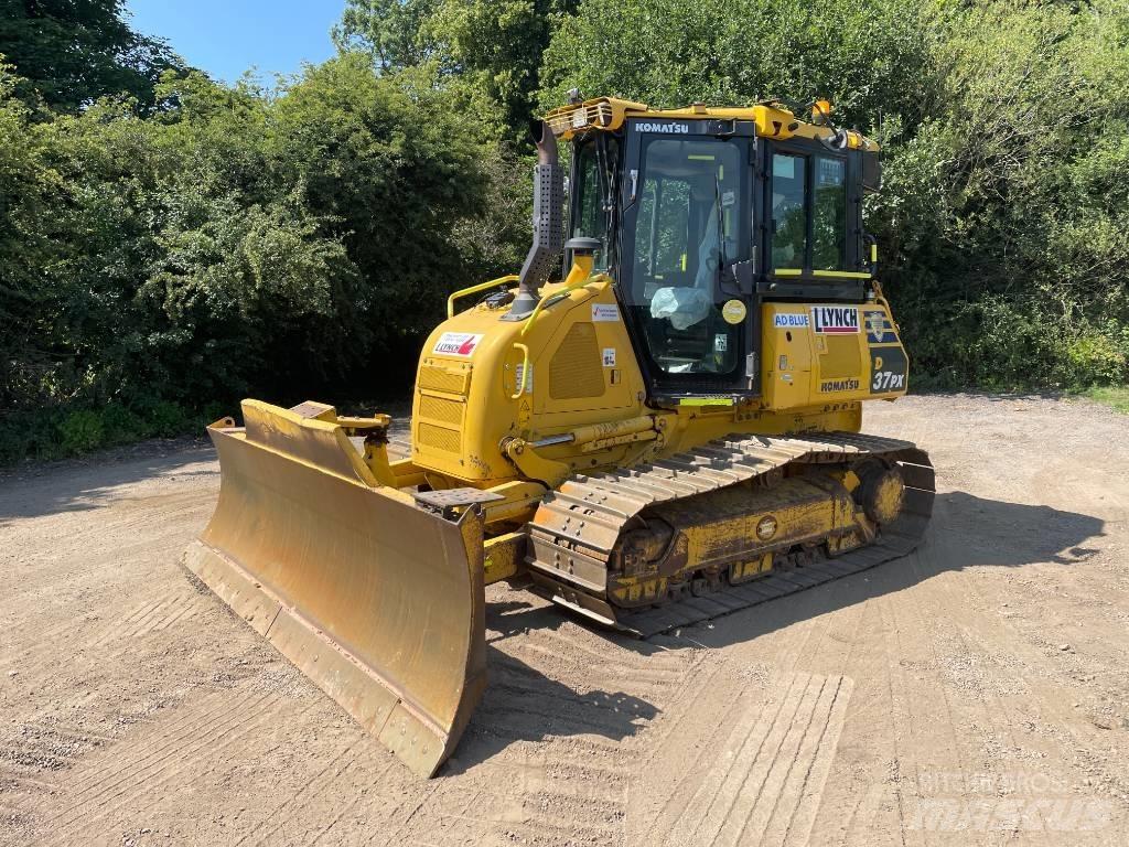 Komatsu D 37 PX-24 بلدوزرات مجنزرة
