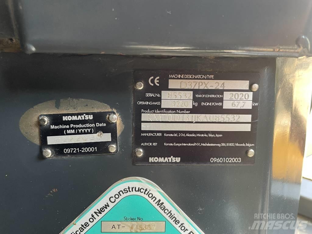 Komatsu D 37 PX-24 بلدوزرات مجنزرة