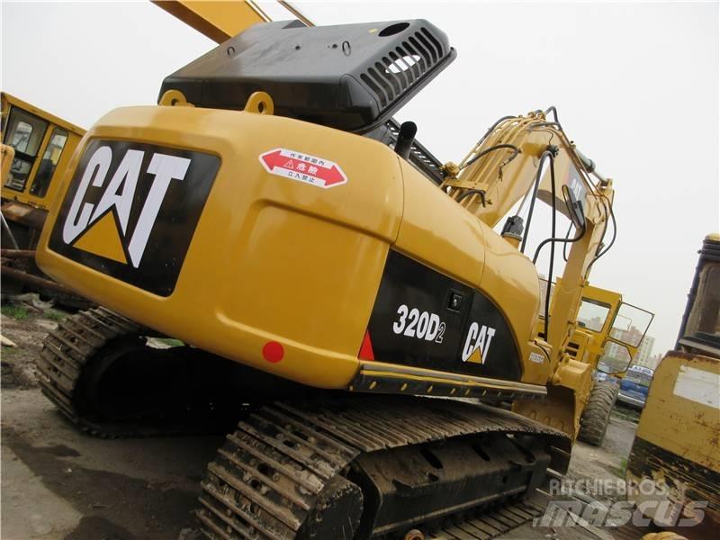 CAT 320 D حفارات زحافة