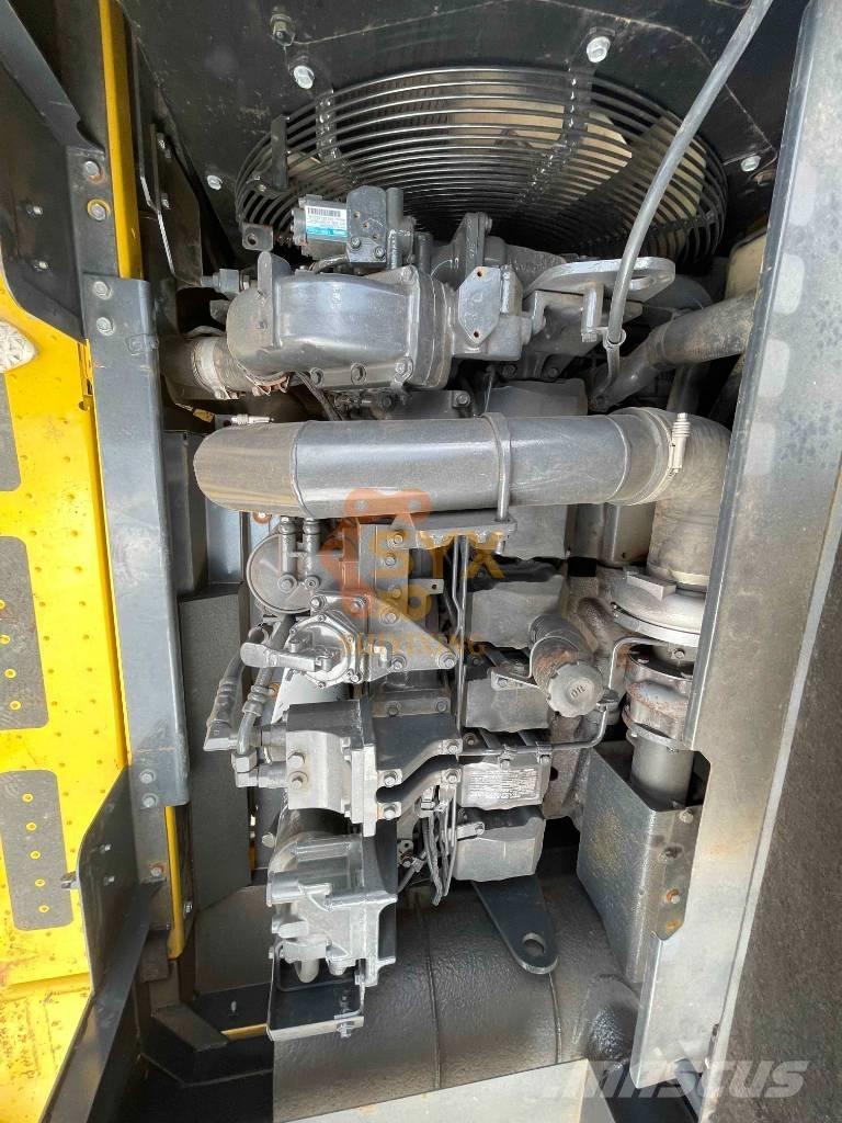 Komatsu PC 450-8 حفارات زحافة