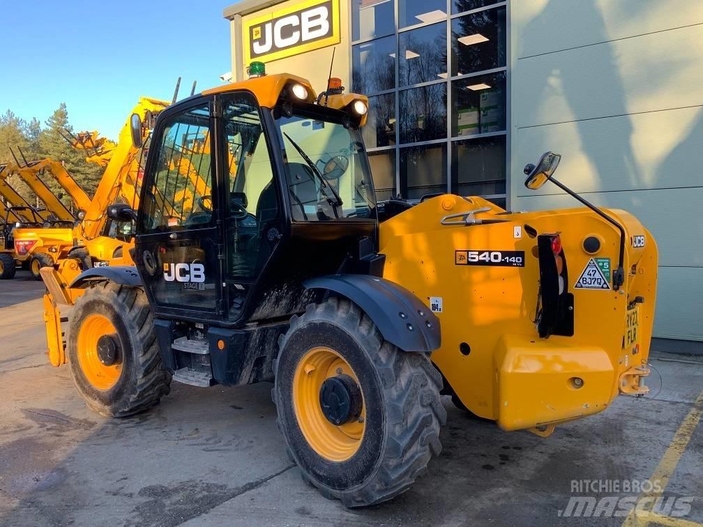 JCB 540V140 مناولات متداخلة