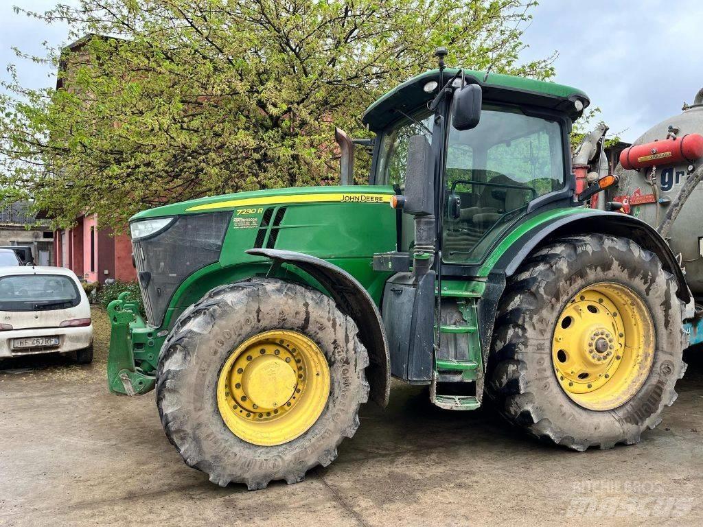 John Deere 7230 R الجرارات