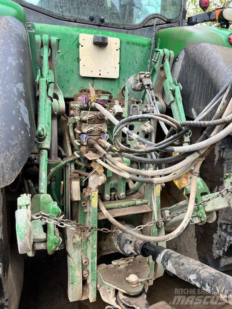 John Deere 7230 R الجرارات