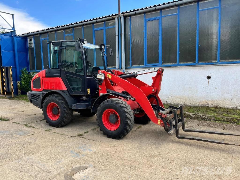 Kubota R082 لوادر بعجل