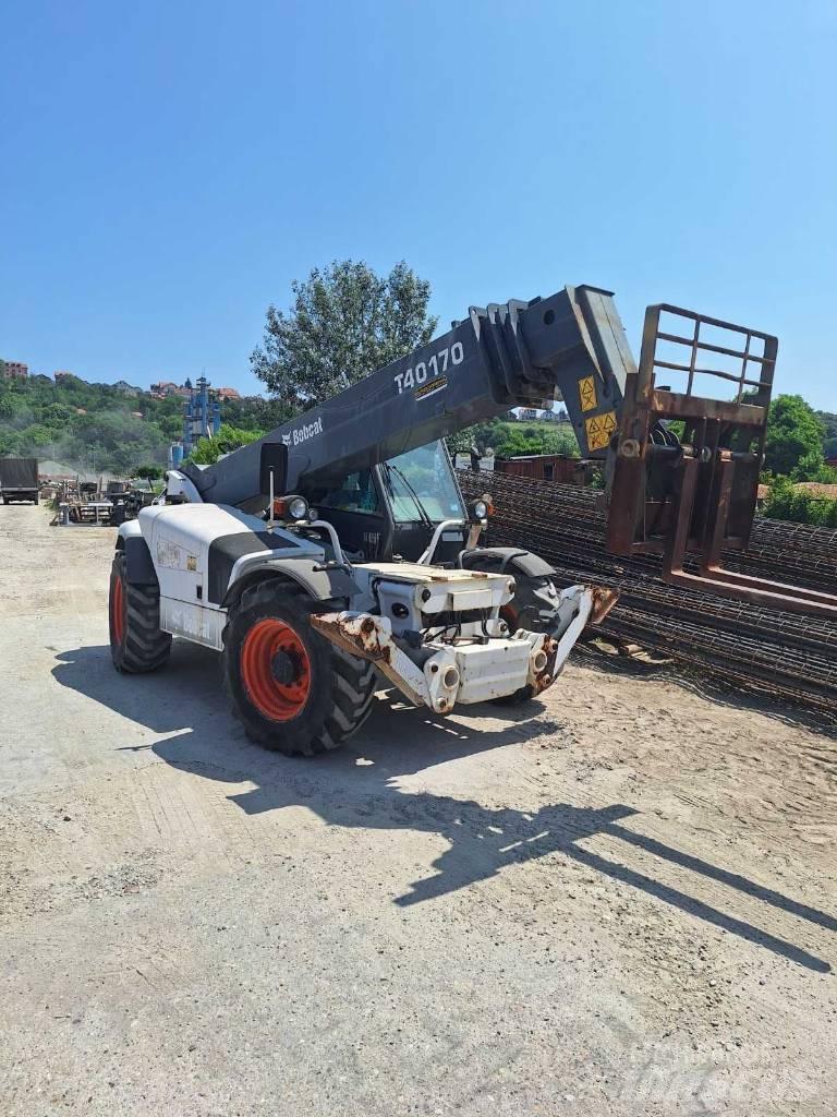 Bobcat T40170 مناولات متداخلة
