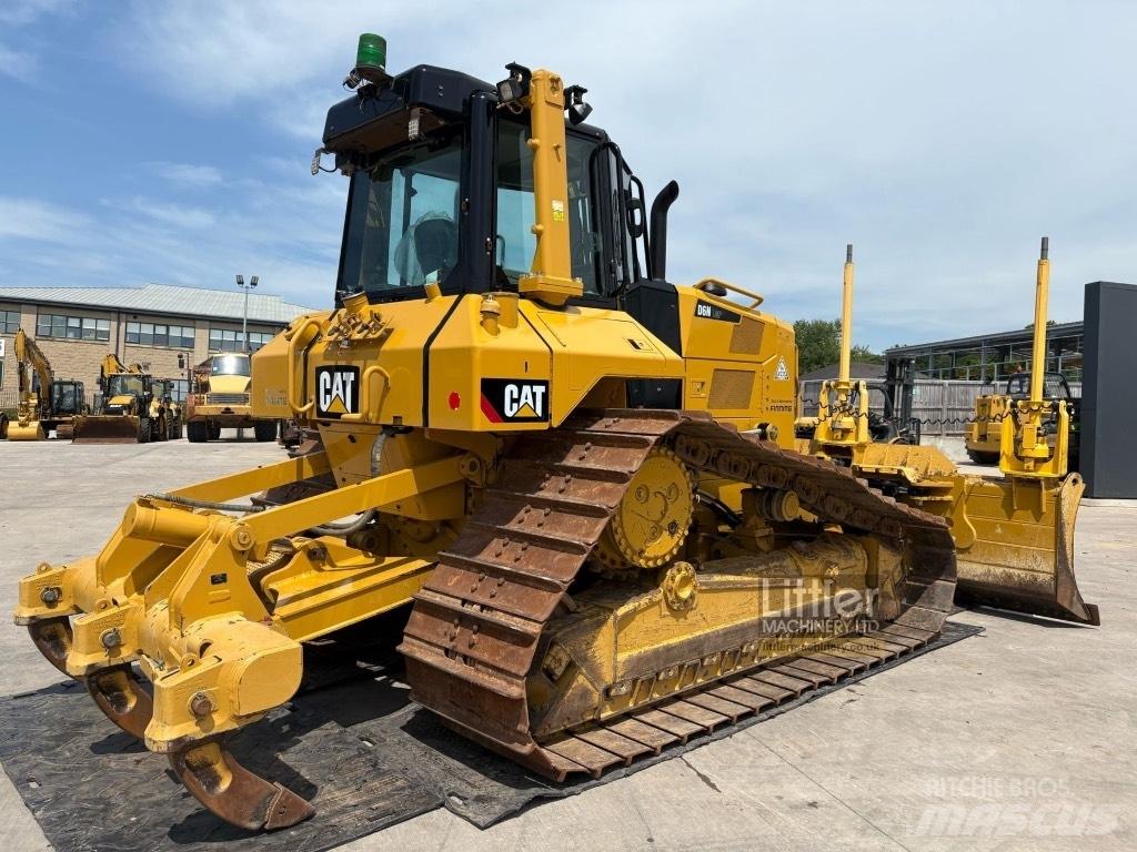 CAT D 6 N LGP بلدوزرات مجنزرة