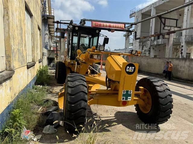 CAT 140 K معدات تمهيد الطرق