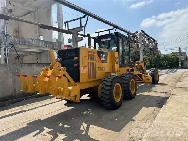 CAT 140 K معدات تمهيد الطرق