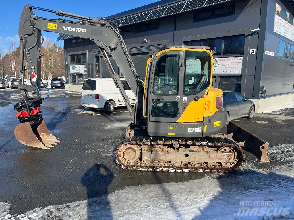 Volvo ECR 88 D حفارات وسط 7 طن - 12 طن