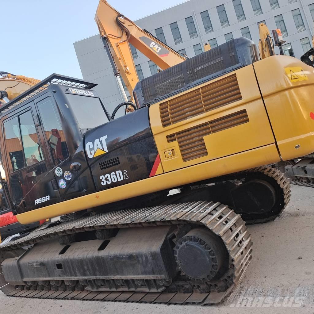 CAT 336D2 حفارات زحافة