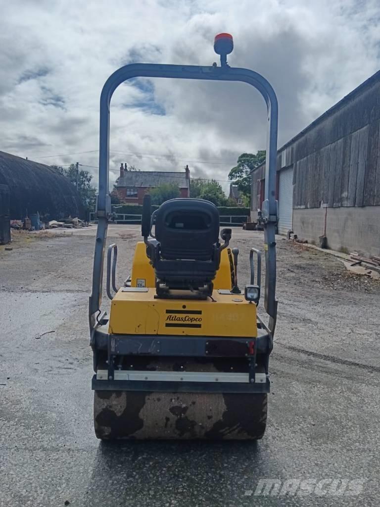 Dynapac CC 1200 مداحل ثنائية الاسطوانة