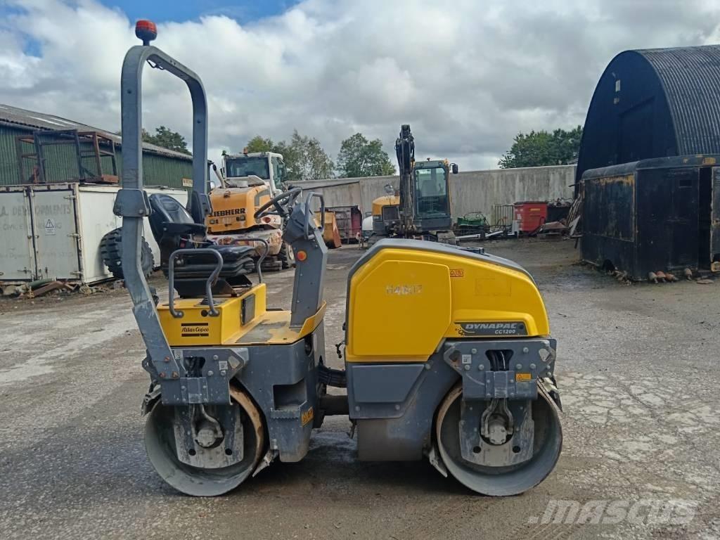 Dynapac CC 1200 مداحل ثنائية الاسطوانة