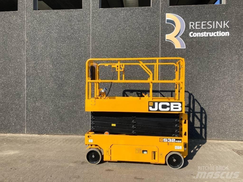 JCB S 3246 E رافعات مقصية الشكل