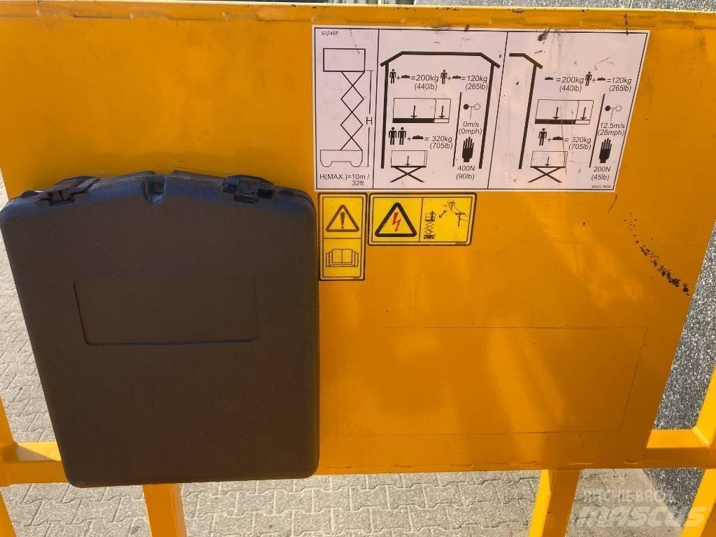 JCB S 3246 E رافعات مقصية الشكل