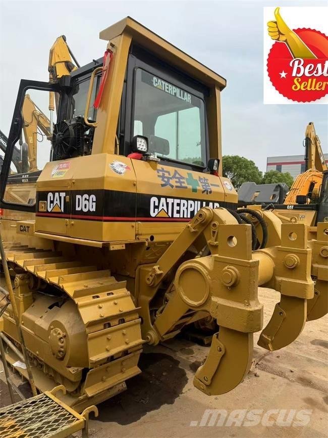 CAT D 6 G بلدوزرات مجنزرة