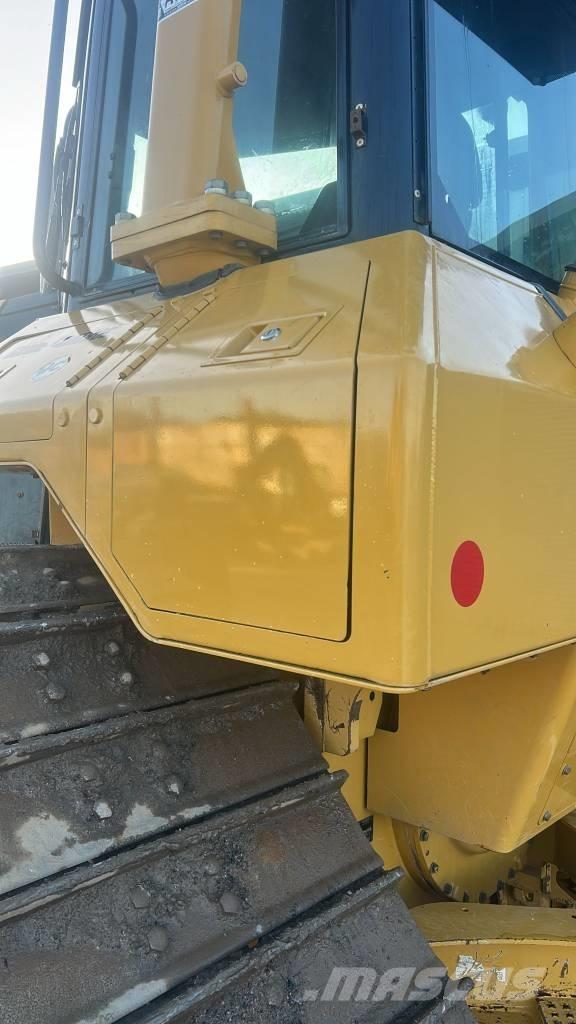 CAT D 6 N LGP بلدوزرات مجنزرة