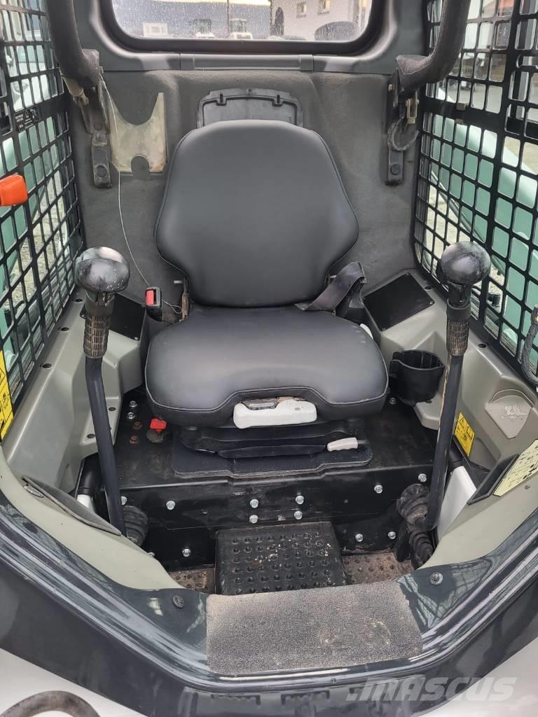 Bobcat S 450 لوادر انزلاقية التوجيه