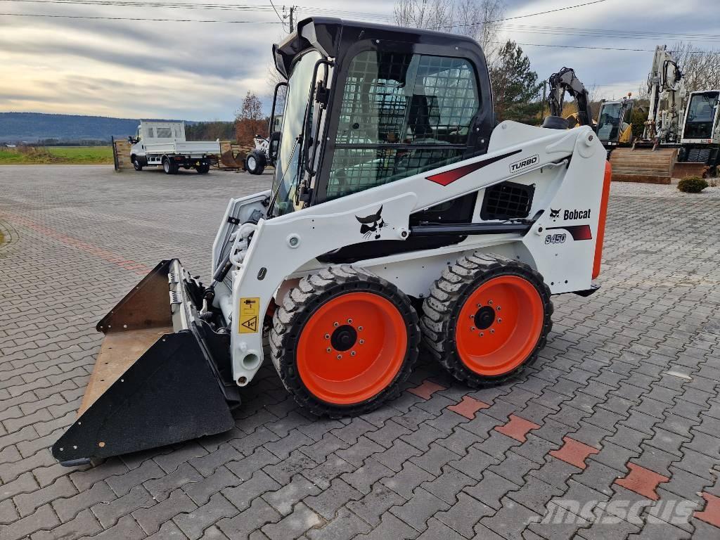 Bobcat S 450 لوادر انزلاقية التوجيه