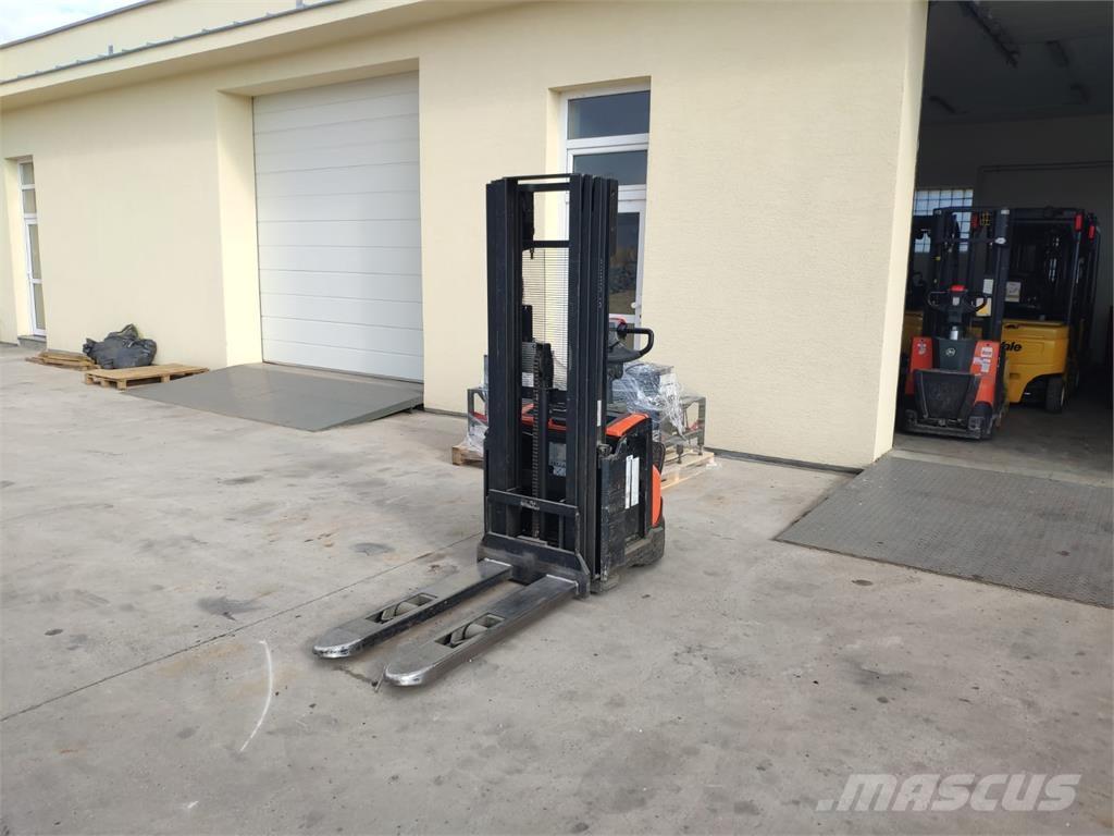 BT SWE120 شاحنات مناولة ذاتية الدفع