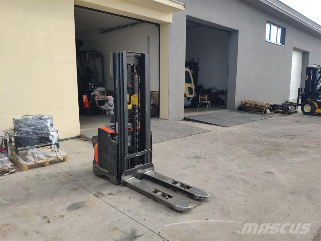 BT SWE120 شاحنات مناولة ذاتية الدفع