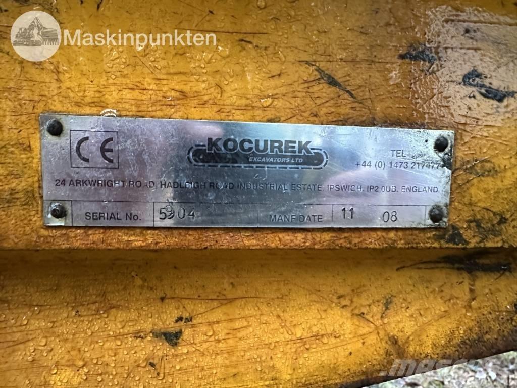 JCB JS 220 LC حفارات زحافة