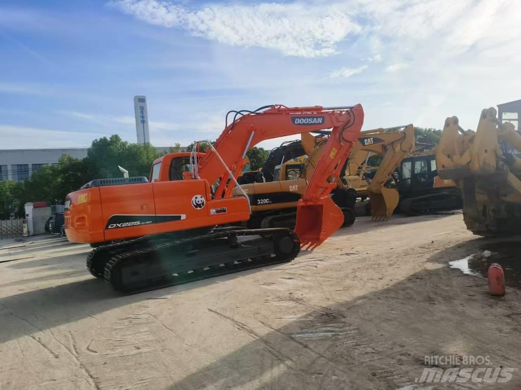 Doosan DX 225 حفارات زحافة