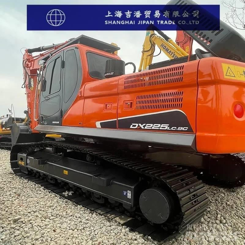 Doosan DX 225 حفارات زحافة