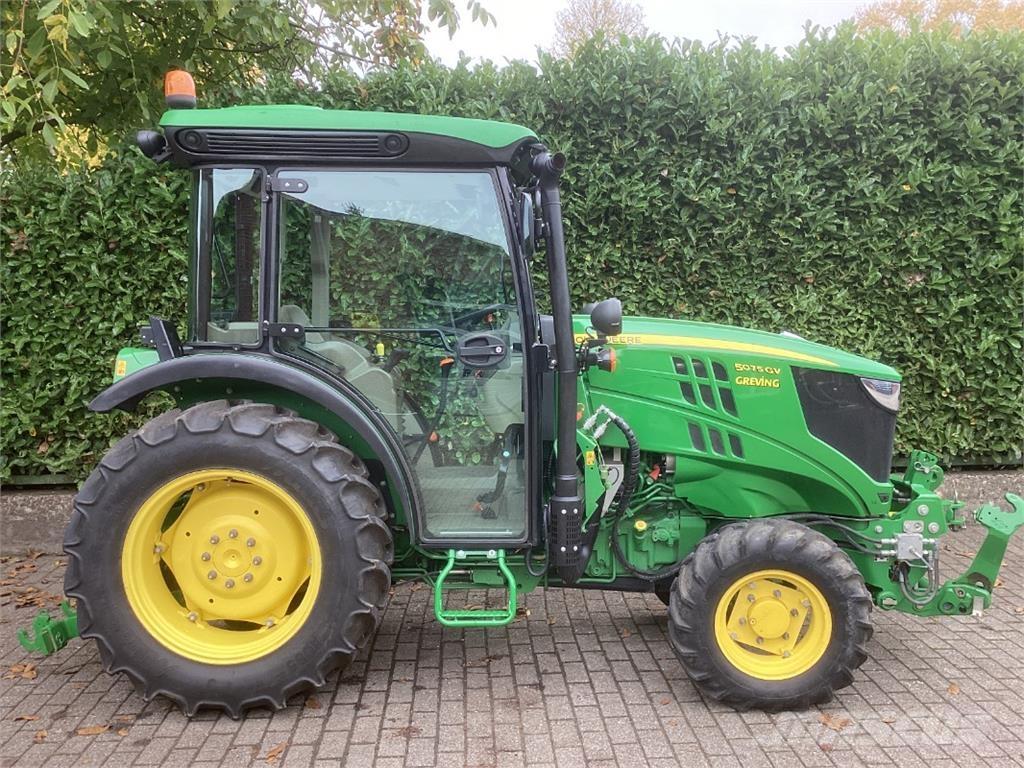 John Deere 5075GV الجرارات