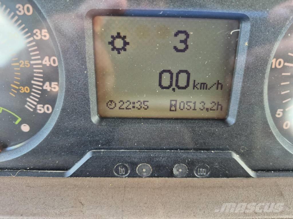 John Deere 6520 الجرارات