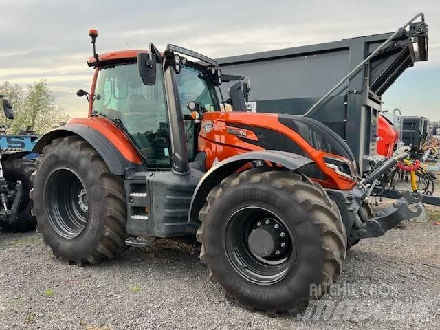 Valtra T 175 V الجرارات